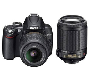 Nikon D5000 + ob. 18-55VR + ob. 55-200VR