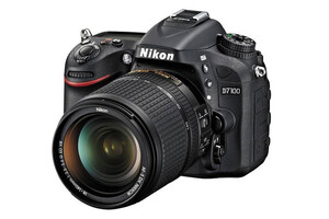 Lustrzanka Nikon D7100 + ob.18-140 VR 