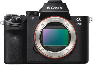 Aparat Sony A7III + ob. Sony Sonnar T* FE 55mm f/1,8 ZA