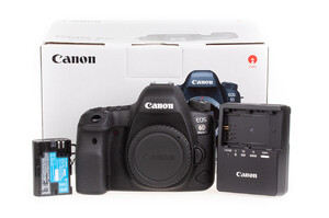 Lustrzanka Canon EOS 6D Mark II Body |K24464| Przebieg tylko 183 zdjęcia!
