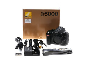 Nikon D5000  body